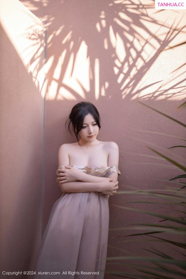 鱼子酱fish  [XiuRen]高清写真图 2024.11.22 No.9492 鱼子酱Fish 美腿性感第42张图片